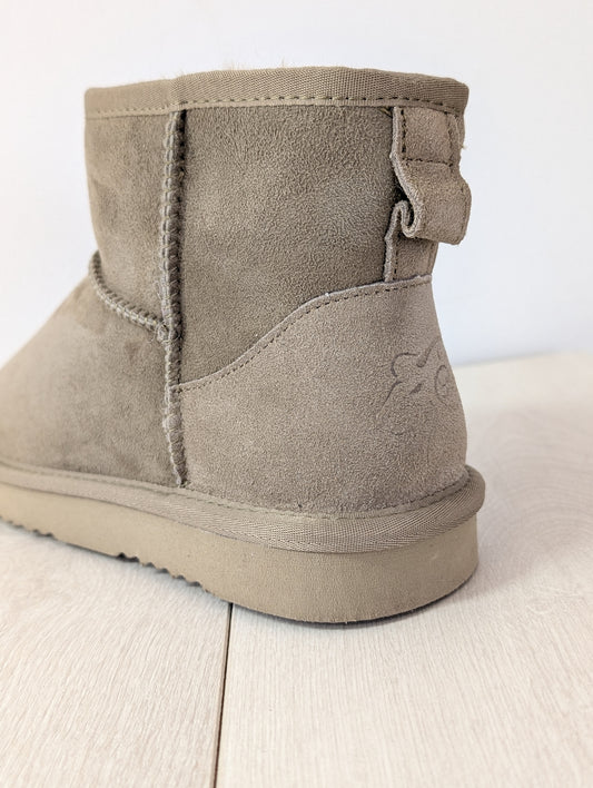 Jade Ladies Mini Sheepskin Boot